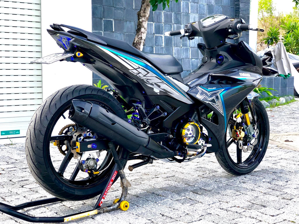 Yamaha Exciter phủ carbon hơn 15 triệu đồng tại Việt Nam