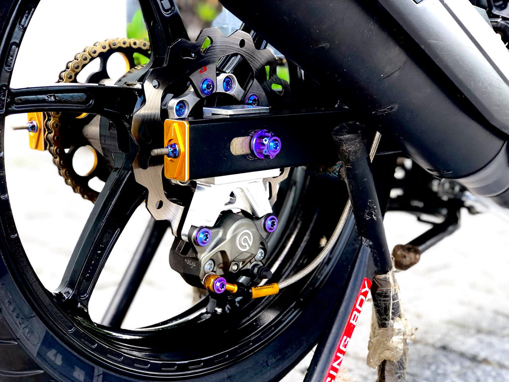 Yamaha Exciter phủ carbon hơn 15 triệu đồng tại Việt Nam