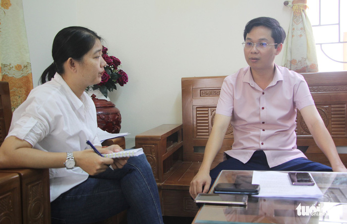 Cô giáo đồng loạt quỳ, trường nói bột phát, chính quyền nghi sắp đặt