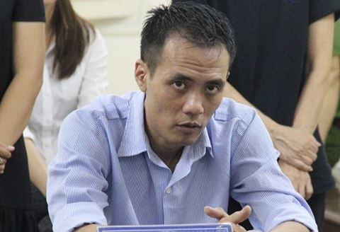 Mâu thuẫn trông giữ xe máy, dùng dao đoạt mạng đối thủ cạnh tranh