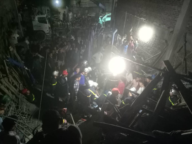 Hà Nội: Sập nhà đang xây dựng khiến 4 người thương vong