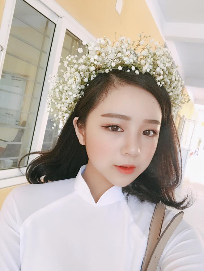 10X Hưng Yên nổi tiếng với bức ảnh ngủ gật có mặt trong dàn hot girl cổ vũ World Cup 10X Hưng Yên nổi tiếng với bức ảnh ngủ gật có mặt trong dàn hot girl cổ vũ World Cup