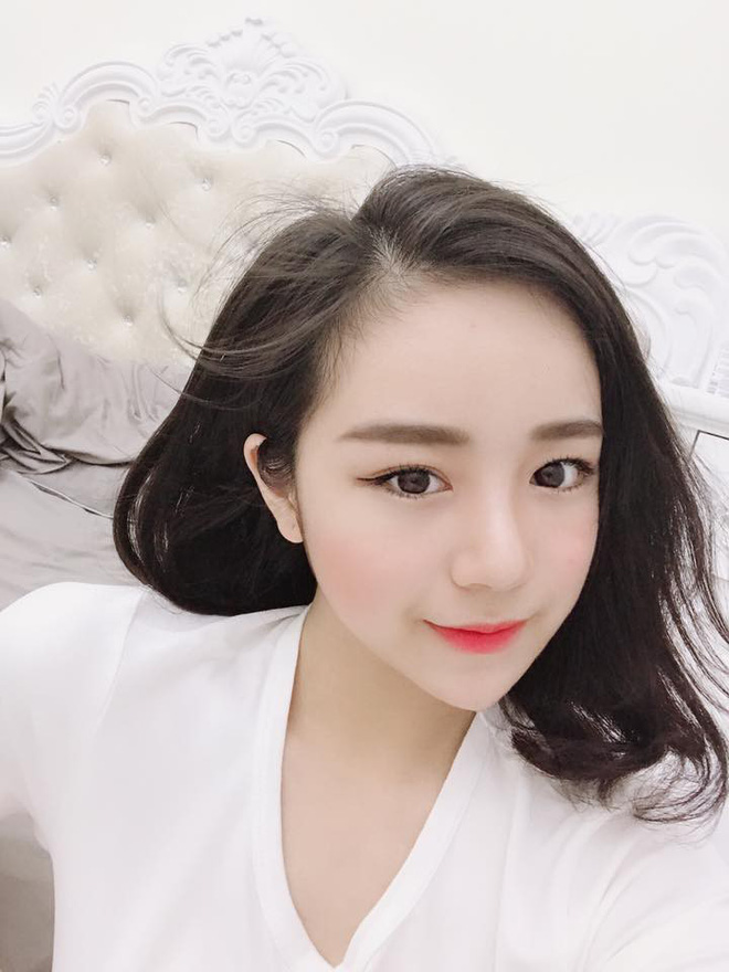 10X Hưng Yên nổi tiếng với bức ảnh ngủ gật có mặt trong dàn hot girl cổ vũ World Cup 10X Hưng Yên nổi tiếng với bức ảnh ngủ gật có mặt trong dàn hot girl cổ vũ World Cup