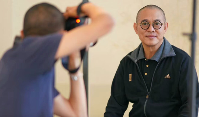 Lý Liên Kiệt vật tay đồng nghiệp: Nhìn tôi đã thành 70 tuổi chưa?