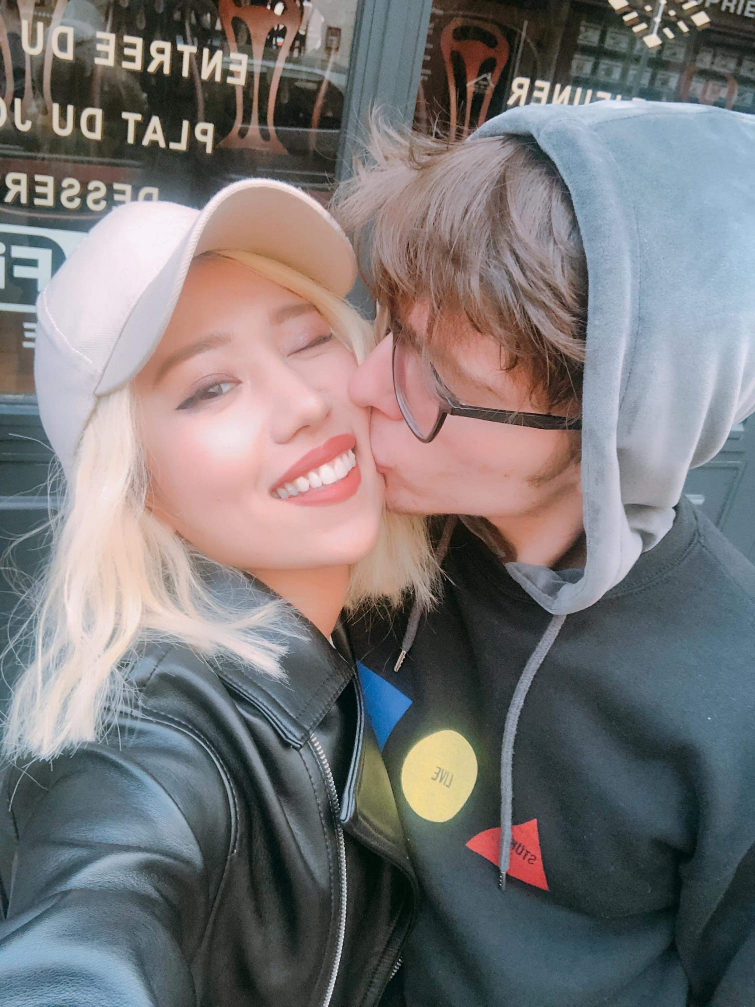 Vừa hé lộ mẫu bạn trai lý tưởng là trai Tây, Min công khai hình thân mật với bạn trai Tây luôn?