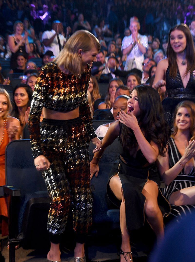 Taylor Swift và Selena Gomez: Tình bạn chân thành suốt 13 năm của hai ngôi sao quyền lực nhất showbiz Taylor Swift và Selena Gomez: Tình bạn chân thành suốt 13 năm của hai ngôi sao quyền lực nhất showbiz