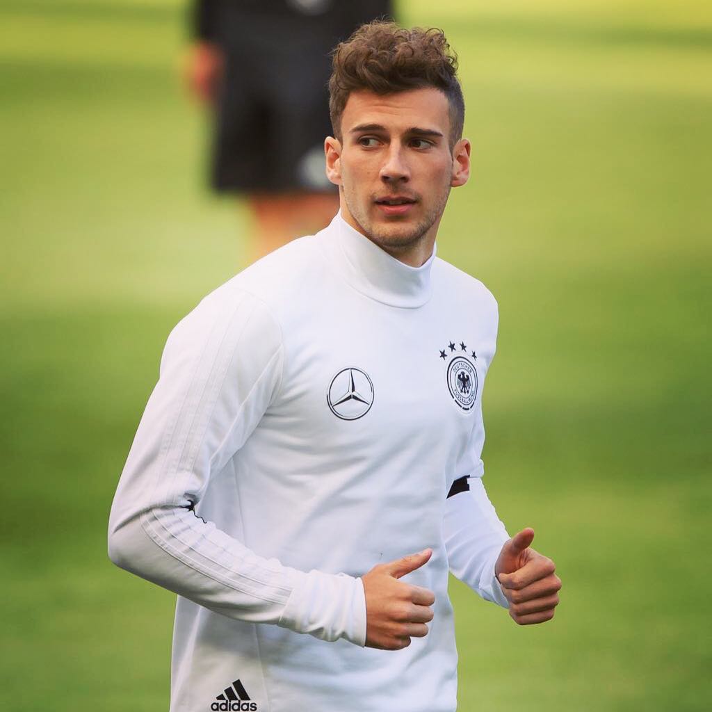 Ăn mặc bảnh bao, thần thái xuất sắc: Tiền vệ 9X đội tuyển Đức chính là crush mới của hội fan girl xuyên lục địa