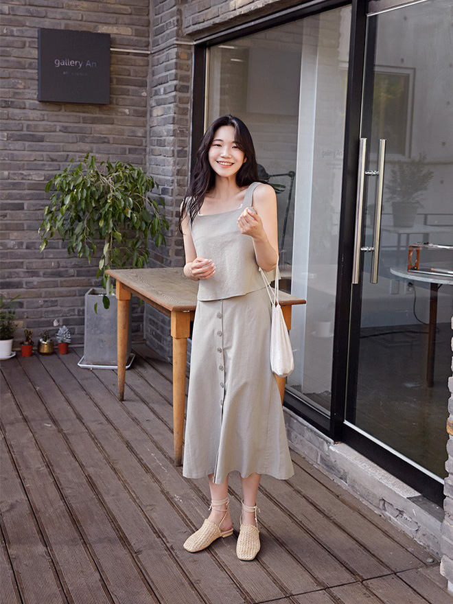 Nếu lười mix đồ, các nàng cứ diện set cả cây này để vừa tiết kiệm thời gian mà trông vẫn xinh xắn vô cùng Nếu lười mix đồ, các nàng cứ diện set cả cây này để vừa tiết kiệm thời gian mà trông vẫn xinh xắn vô cùng