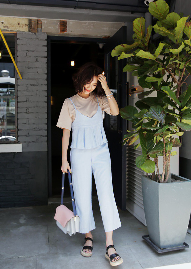 Nếu lười mix đồ, các nàng cứ diện set cả cây này để vừa tiết kiệm thời gian mà trông vẫn xinh xắn vô cùng Nếu lười mix đồ, các nàng cứ diện set cả cây này để vừa tiết kiệm thời gian mà trông vẫn xinh xắn vô cùng
