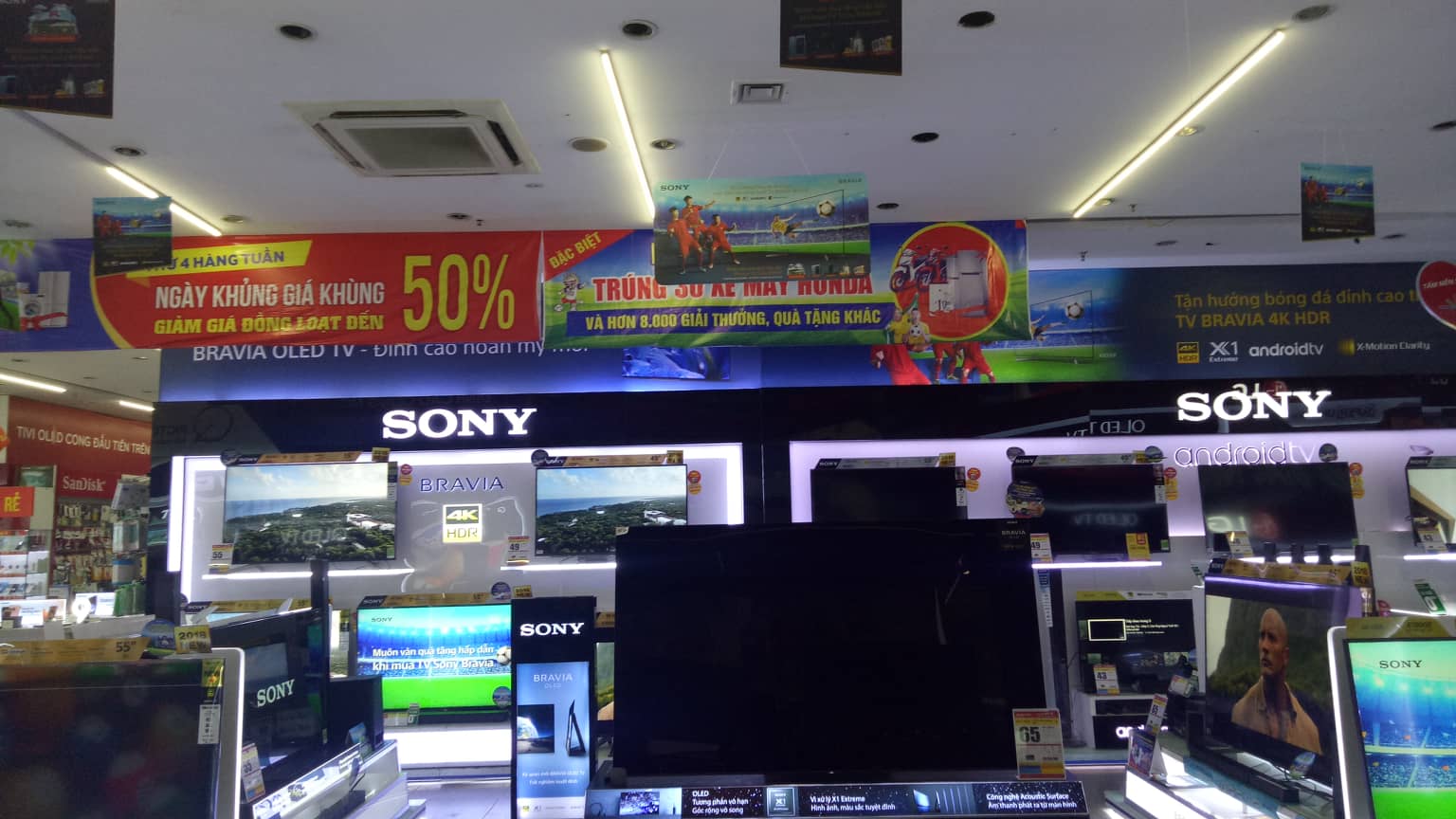 Sát giờ bóng lăn, dịch vụ cho thuê ti vi, máy chiếu hút khách