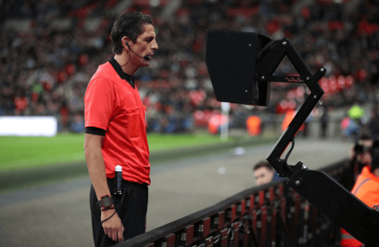 Sốc với cuộc sống ngập trong tiền của các trọng tài World Cup