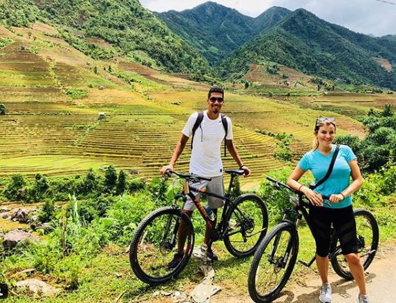 Smalling đánh vần tiếng Việt siêu giỏi khi đi học ở Hạ Long Smalling đánh vần tiếng Việt siêu giỏi khi đi học ở Hạ Long