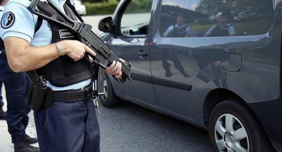 Pháp ngăn chặn kế hoạch tấn công khủng bố, bắt 2 đối tượng tình nghi