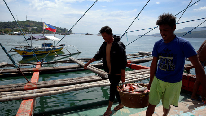 Philippines chỉ trích Trung Quốc ăn trộm trên biển