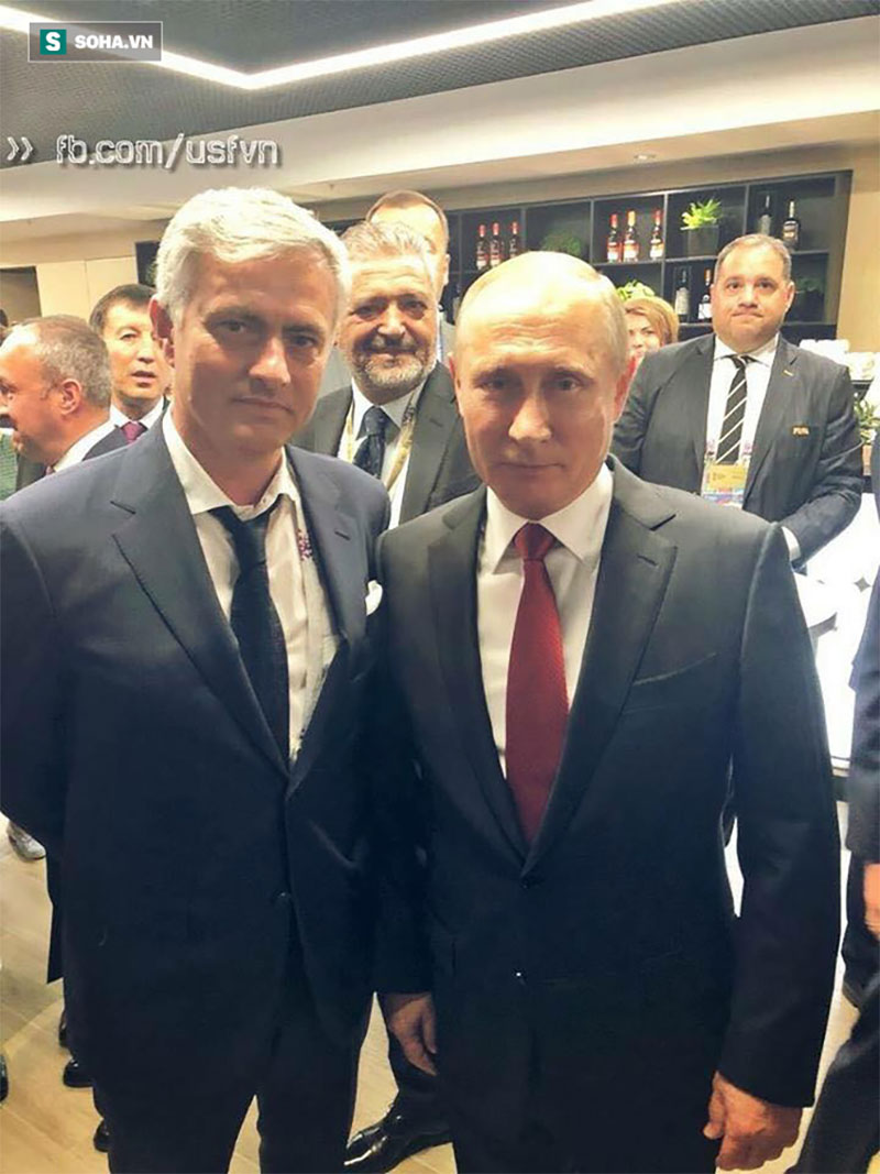 Quá vui sướng vì chiến thắng, Tổng thống Nga cắt ngang buổi họp báo sau trận khai màn