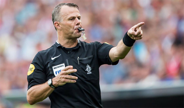 Suarez, Cavani vô duyên, Uruguay thắng Ai Cập nhờ bàn của trung vệ