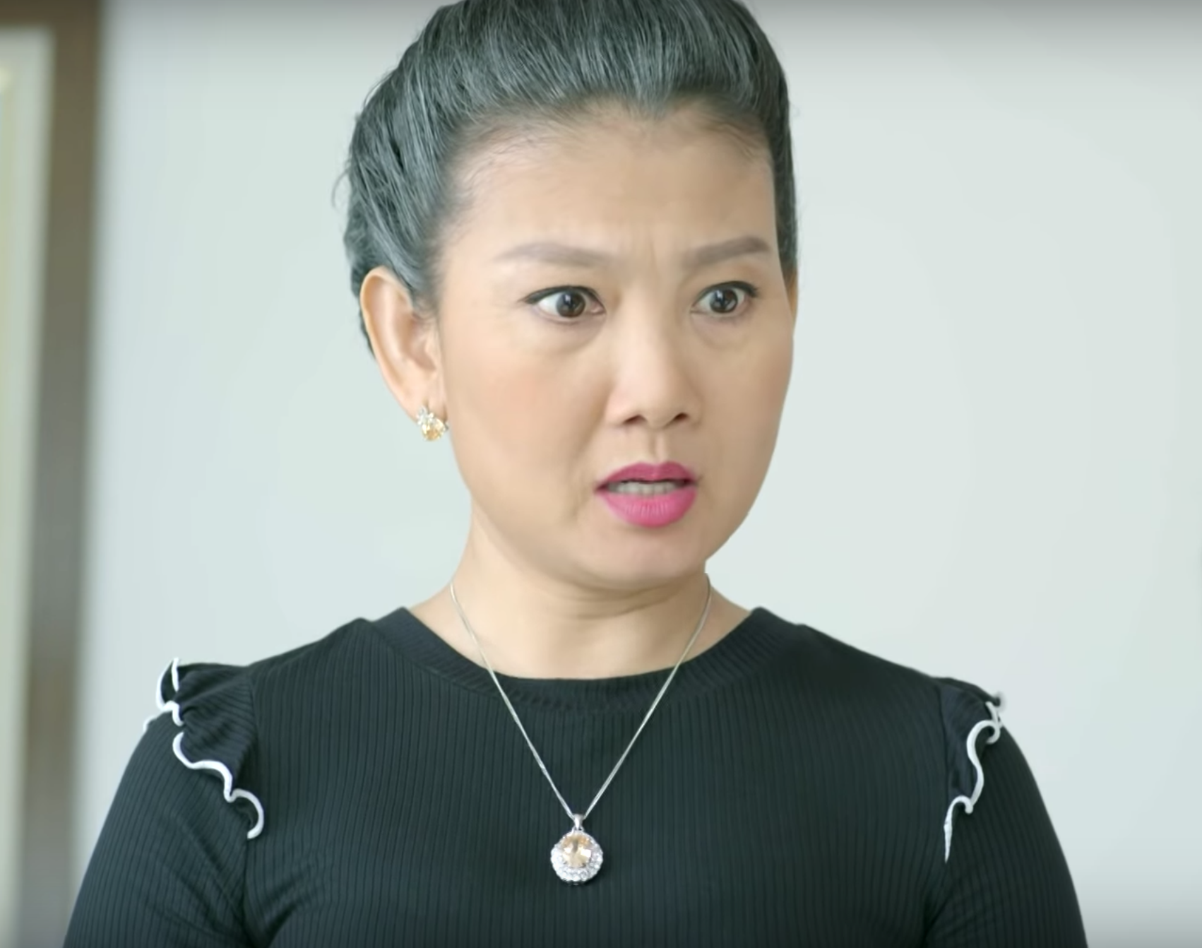 Cả Một Đời Ân Oán tập 52: Trúng kế hiểm, Phong - Diệu về chung một nhà Cả Một Đời Ân Oán tập 52: Trúng kế hiểm, Phong - Diệu về chung một nhà