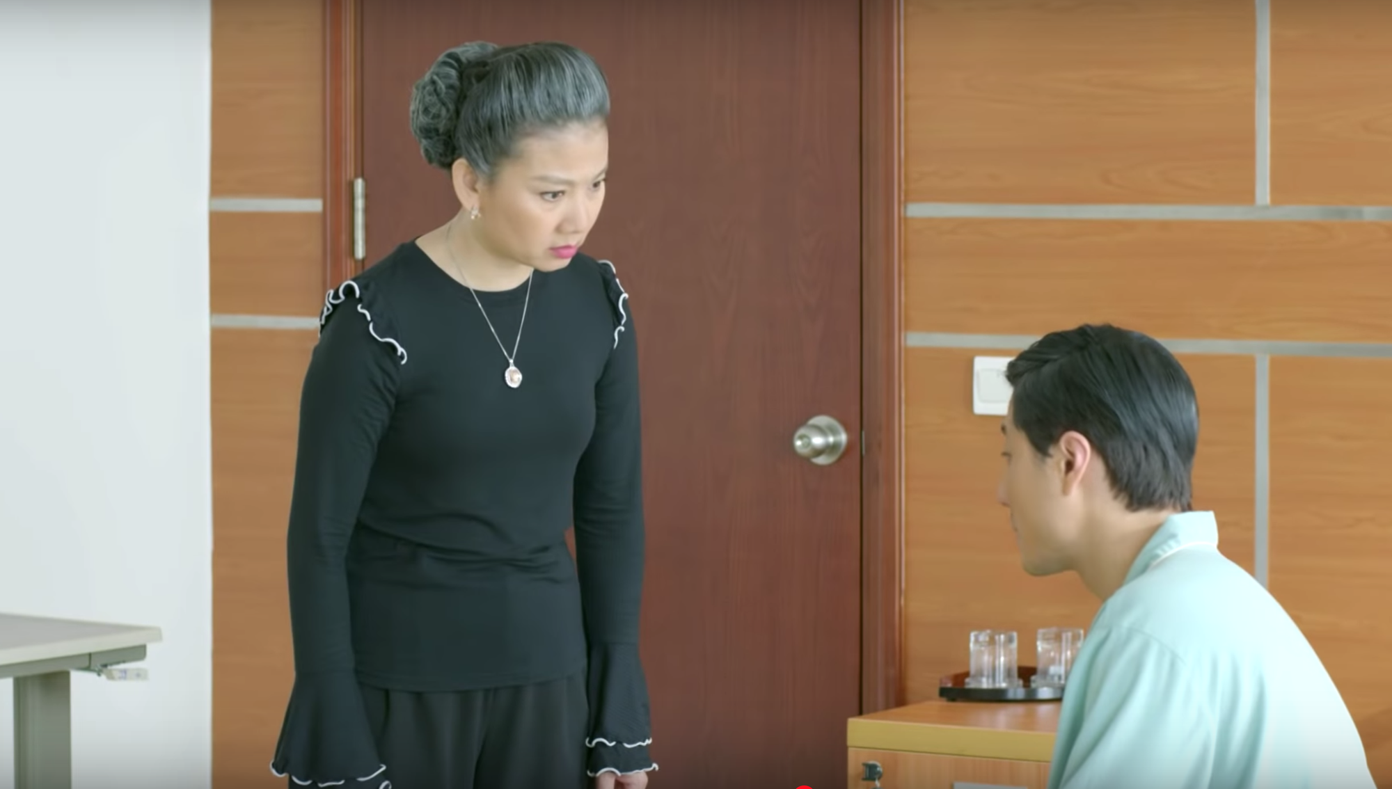 Cả Một Đời Ân Oán tập 52: Trúng kế hiểm, Phong - Diệu về chung một nhà Cả Một Đời Ân Oán tập 52: Trúng kế hiểm, Phong - Diệu về chung một nhà
