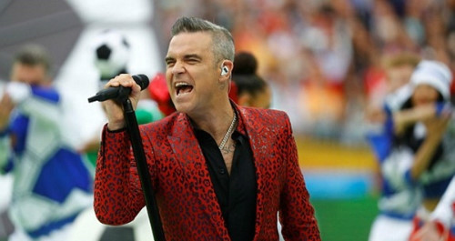 Nhà đài xin lỗi vì màn ngón tay thối của Robbie Williams
