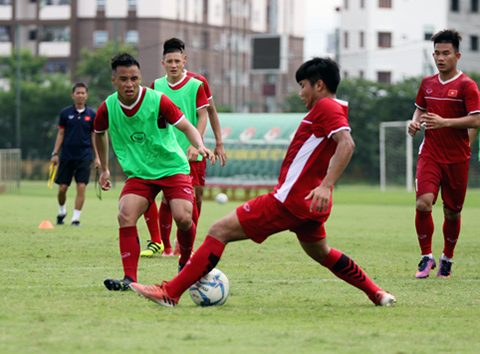 Danh sách U19 Việt Nam sang tập huấn ở Quảng Châu Evergrande Danh sách U19 Việt Nam sang tập huấn ở Quảng Châu Evergrande