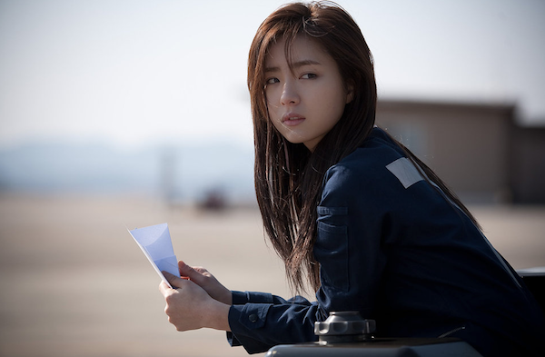 Mẹ đã bỏ con 25 năm trước, tại sao bây giờ lại quay về để hủy hoại đời con thêm lần nữa?