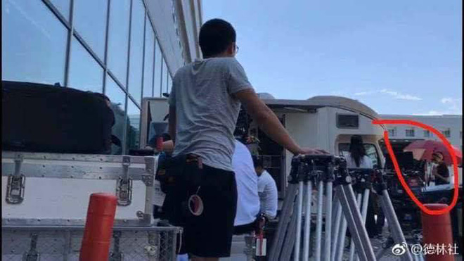 Phạm Băng Băng tươi cười thoải mái giữa cơn bão scandal có con riêng, bỏ quốc tịch Trung Quốc