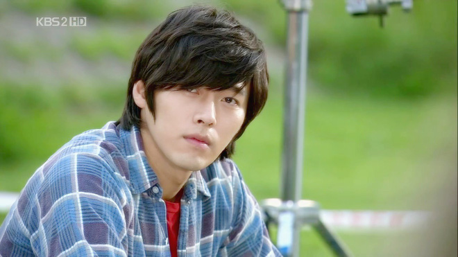 Hoàng tử màn ảnh Hyun Bin: Thiếu gia độc thân giàu có và 3 năm thanh xuân bên cạnh Song Hye Kyo Hoàng tử màn ảnh Hyun Bin: Thiếu gia độc thân giàu có và 3 năm thanh xuân bên cạnh Song Hye Kyo