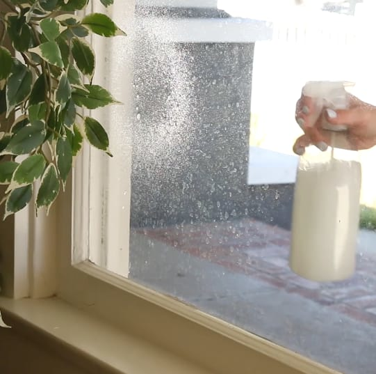 12 mẹo làm sạch cực nhanh và rẻ từ nguyên liệu sẵn có trong nhà 12 mẹo làm sạch cực nhanh và rẻ từ nguyên liệu sẵn có trong nhà