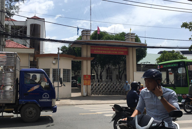 TP.HCM: Nghi án thầy giáo chủ nhiệm xâm hại, ép nhiều nữ sinh tiểu học làm trò bậy ngay tại trường suốt nhiều năm