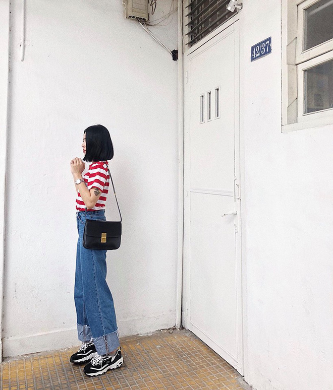 Chỉ với áo phông kẻ và quần jeans, một mình Hà Tăng cân cả street style sao Việt tuần này