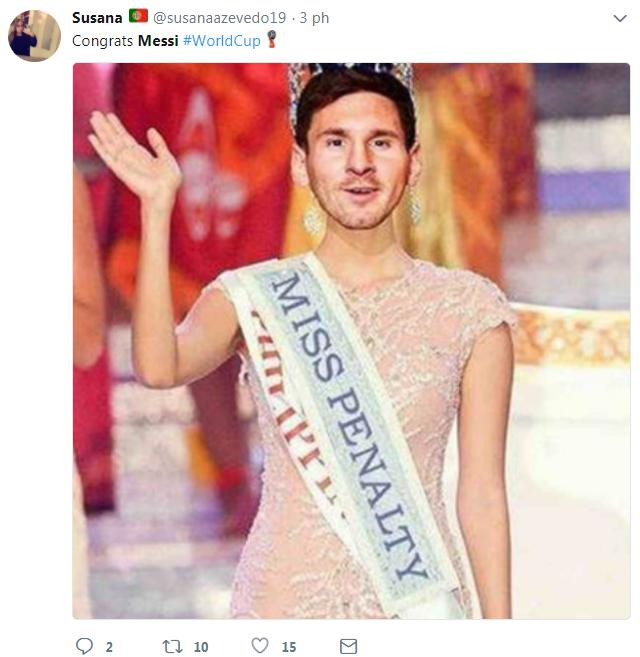 Ảnh chế Ronaldo cười nhạo Messi đá hỏng 11 m ở trận gặp Iceland