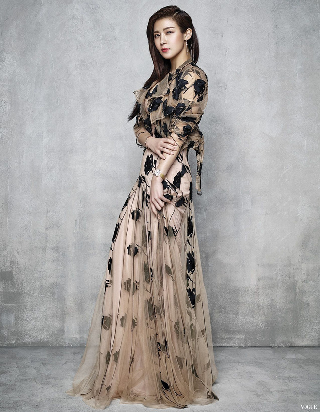 Ha Ji Won: Kẻ phá đám mối tình Hyun Bin - Song Hye Kyo và cuộc sống một mình lẻ bóng ở tuổi 40