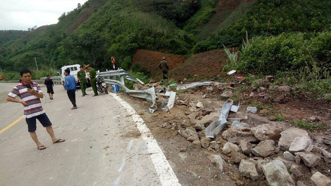 Hiện trường chiếc xe lao xuống vực ở đèo Lò Xo khiến 2 trẻ em tử vong