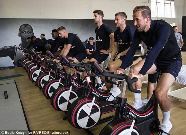 Vắt mồ hôi trước giờ G, Tam sư lại nhận thêm tin vui lớn