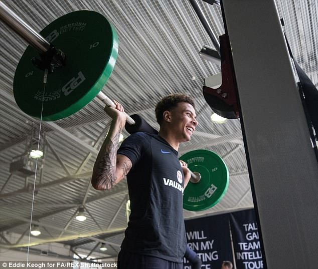 Vắt mồ hôi trước giờ G, Tam sư lại nhận thêm tin vui lớn