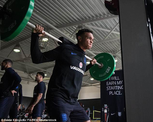 Vắt mồ hôi trước giờ G, Tam sư lại nhận thêm tin vui lớn