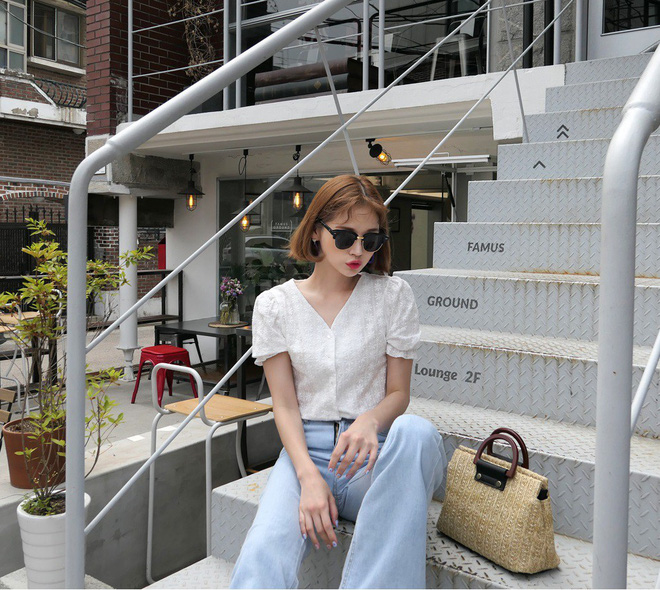 5 dáng áo blouse này đã gây sốt suốt từ đầu hè, hội chị em bánh bèo không nên bỏ qua bất cứ mẫu nào 5 dáng áo blouse này đã gây sốt suốt từ đầu hè, hội chị em bánh bèo không nên bỏ qua bất cứ mẫu nào