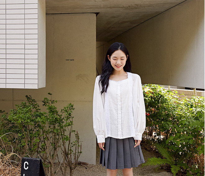 5 dáng áo blouse này đã gây sốt suốt từ đầu hè, hội chị em bánh bèo không nên bỏ qua bất cứ mẫu nào 5 dáng áo blouse này đã gây sốt suốt từ đầu hè, hội chị em bánh bèo không nên bỏ qua bất cứ mẫu nào