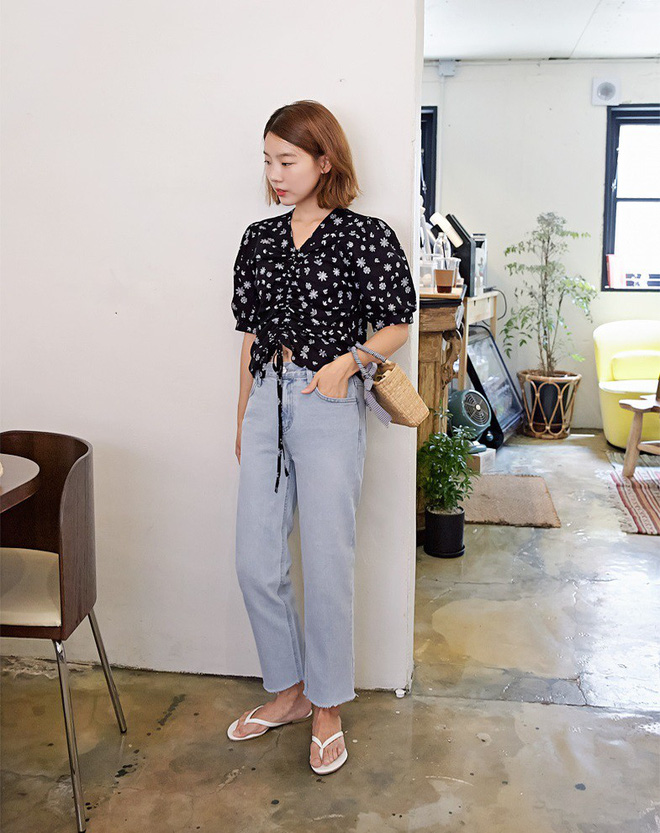 5 dáng áo blouse này đã gây sốt suốt từ đầu hè, hội chị em bánh bèo không nên bỏ qua bất cứ mẫu nào 5 dáng áo blouse này đã gây sốt suốt từ đầu hè, hội chị em bánh bèo không nên bỏ qua bất cứ mẫu nào