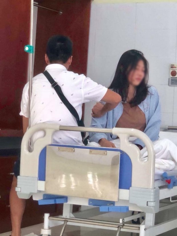 Vụ cô gái bị lột đồ rồi đổ mắm ớt lên người nghi đánh ghen: Phát hiện tin nhắn lạ trong điện thoại chủ tiệm spa