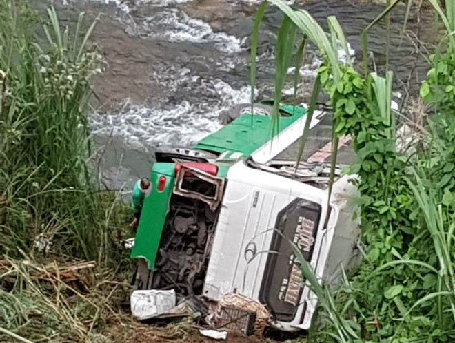 Tài xế khai xe bị mất thắng trước khi lao xuống vực làm 3 người chết