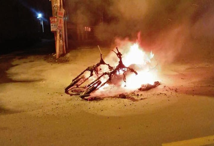 Chuyện mùa World Cup 2018: Tín đồ bóng đá ở Sài Gòn đốt cháy rụi 2 xe máy sau khi C.Ronaldo ghi bàn