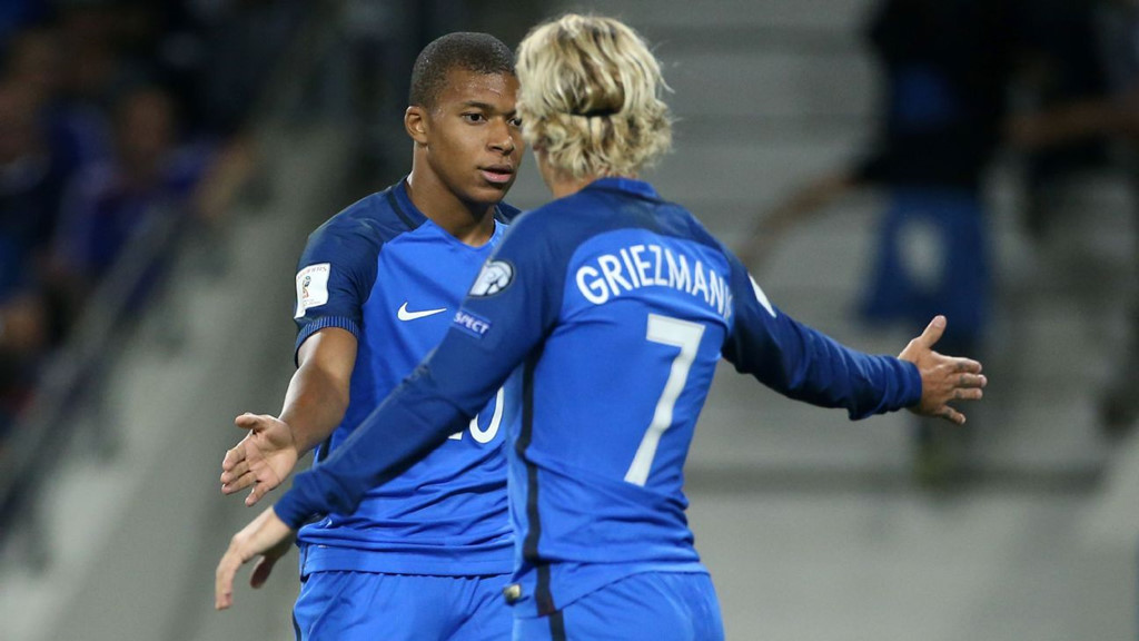 Pháp vs Australia: Ngày mở màn Gà cất tiếng gáy