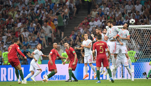 HLV Tây Ban Nha: ‘Ronaldo chỉ cần một khoảnh khắc thăng hoa là đủ’