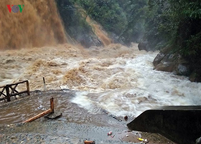 Ngôi làng đẹp nhất Tây Bắc tan hoang sau trận mưa dị thường