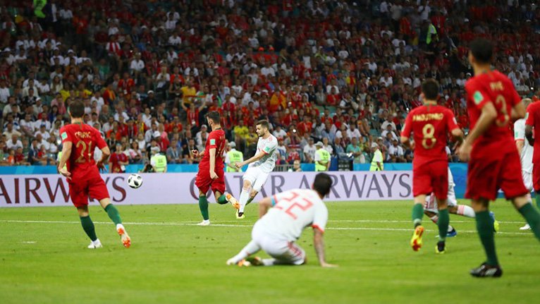 Ronaldo nổ hat-trick, Bồ Đào Nha rượt đuổi ngoạn mục Tây Ban Nha Ronaldo nổ hat-trick, Bồ Đào Nha rượt đuổi ngoạn mục Tây Ban Nha