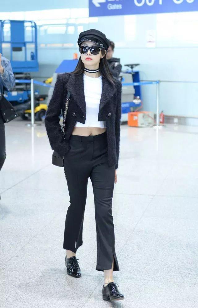 Quần ống xẻ có gì hot mà phụ nữ cả thế giới đổ xô mua mặc? Quần ống xẻ có gì hot mà phụ nữ cả thế giới đổ xô mua mặc?