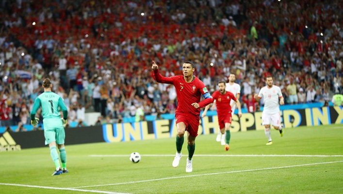 Ronaldo nổ hat-trick, Bồ Đào Nha rượt đuổi ngoạn mục Tây Ban Nha Ronaldo nổ hat-trick, Bồ Đào Nha rượt đuổi ngoạn mục Tây Ban Nha