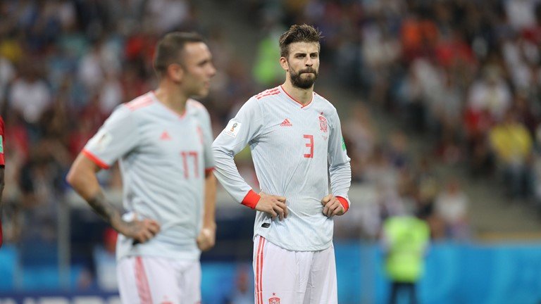 Ronaldo nổ hat-trick, Bồ Đào Nha rượt đuổi ngoạn mục Tây Ban Nha