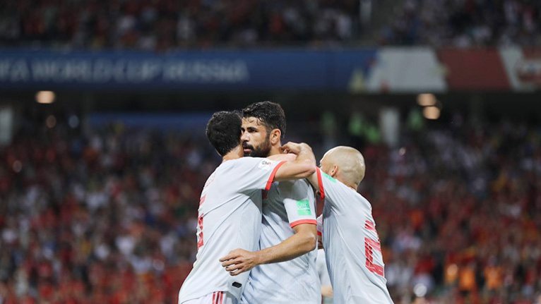 Ronaldo nổ hat-trick, Bồ Đào Nha rượt đuổi ngoạn mục Tây Ban Nha